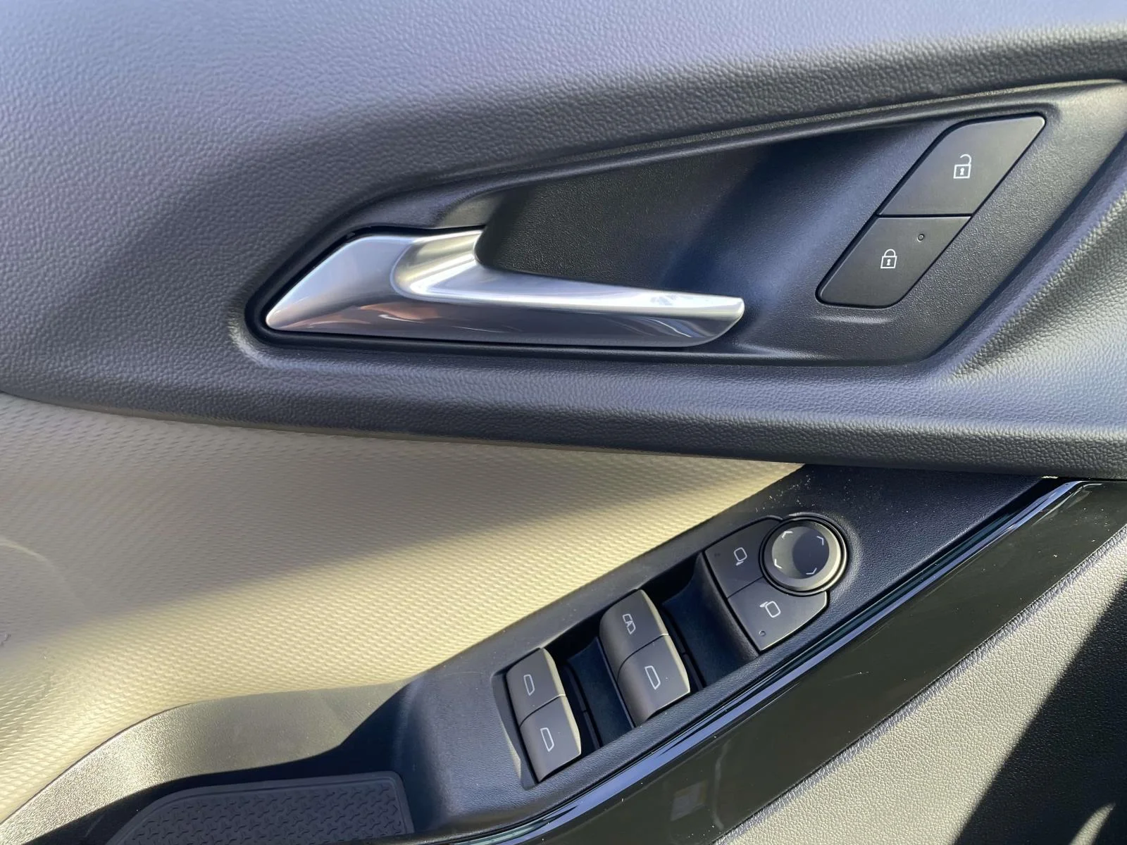 New 2027 Lakeshore Blue Metallic Chevrolet LT image 16