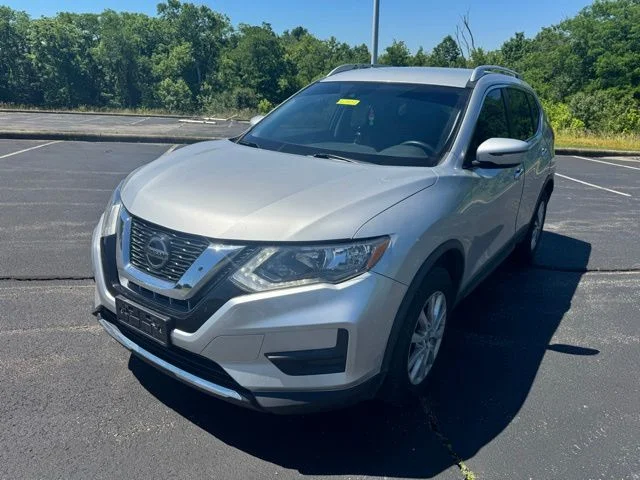 Used 2020 Brilliant Silver Metallic Nissan SV image 7