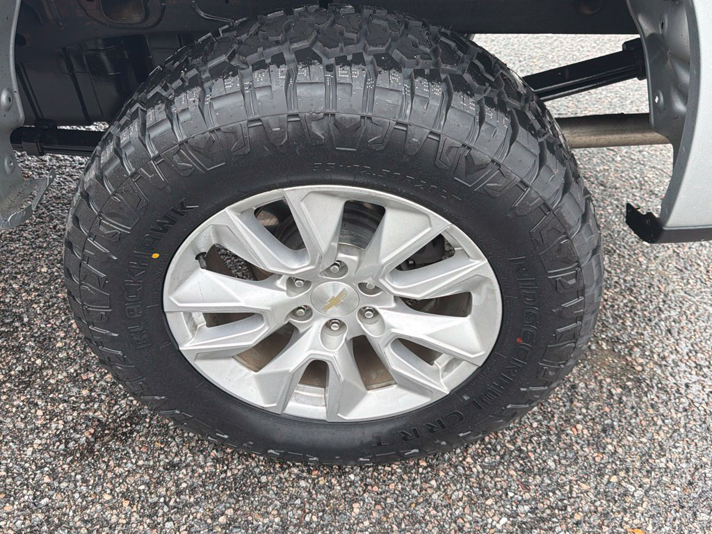 Used 2021 Silver Chevrolet LT image 18