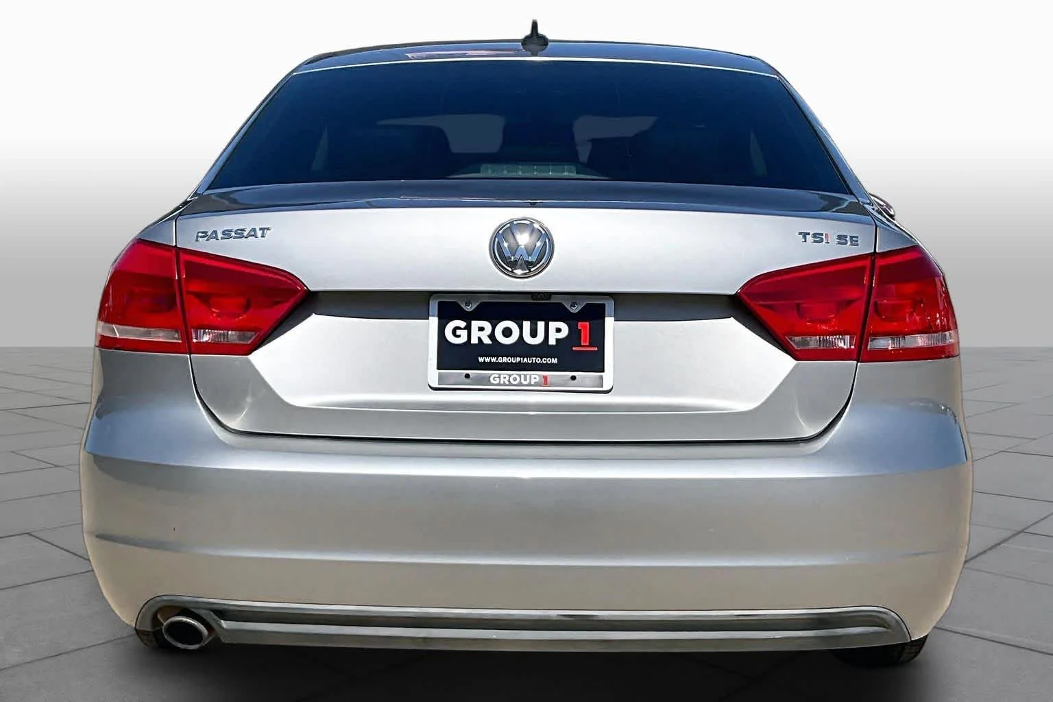 Used 2014 Platinum Gray Metallic Volkswagen SE image 4
