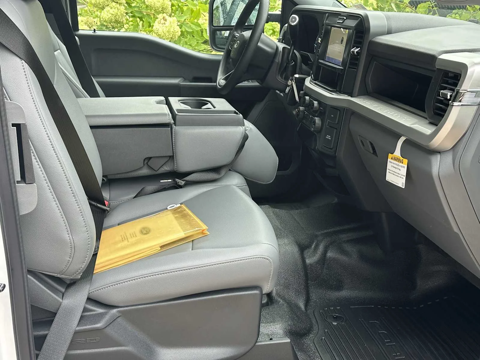 New 2025 Oxford White Ford XL image 14