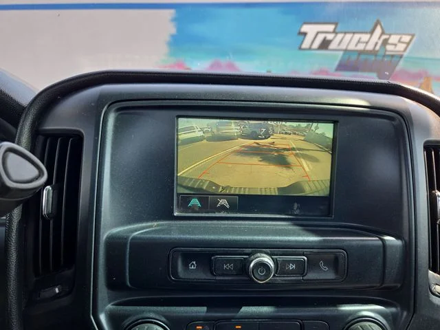 Used 2018 White GMC Base image 19