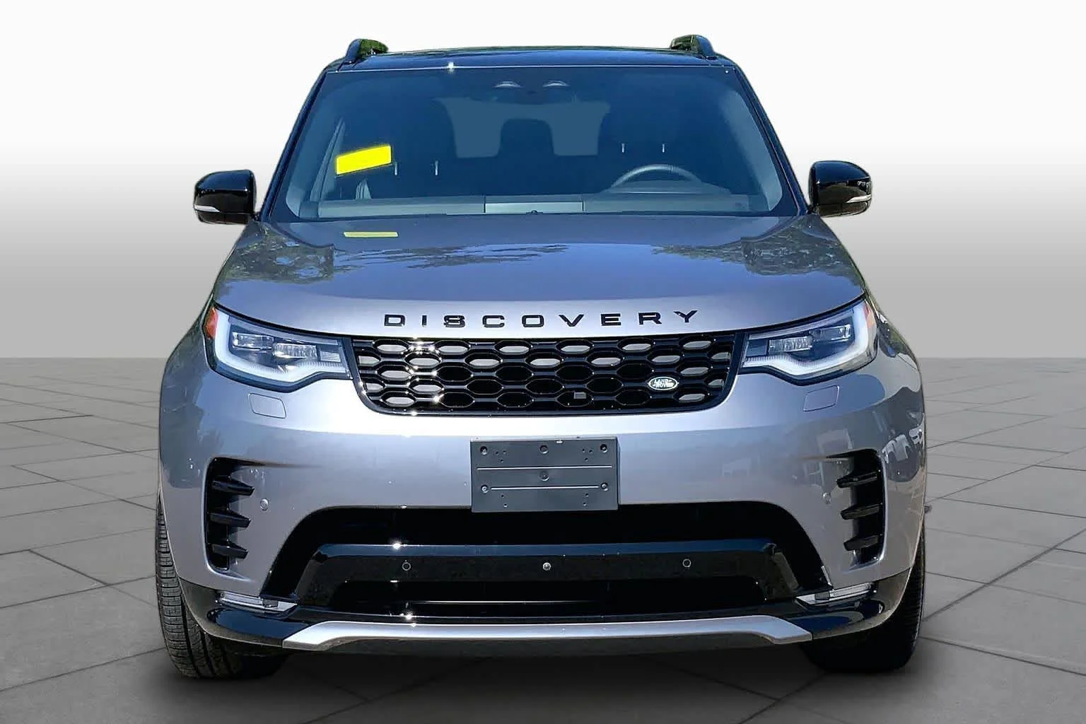 Used 2025 Eiger Grey Metallic Land Rover Dynamic SE image 4