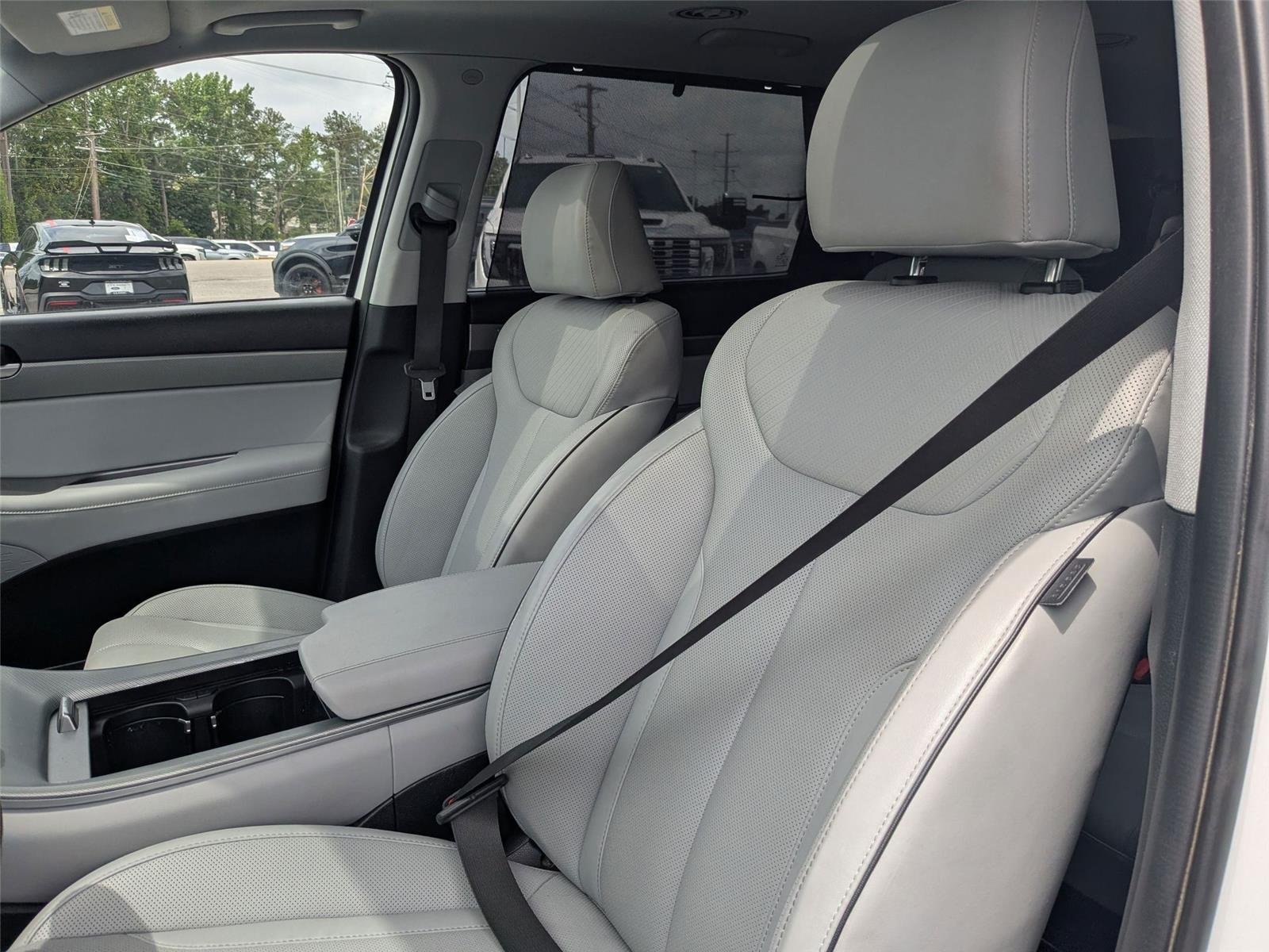 Used 2023 Silver Hyundai SEL image 13