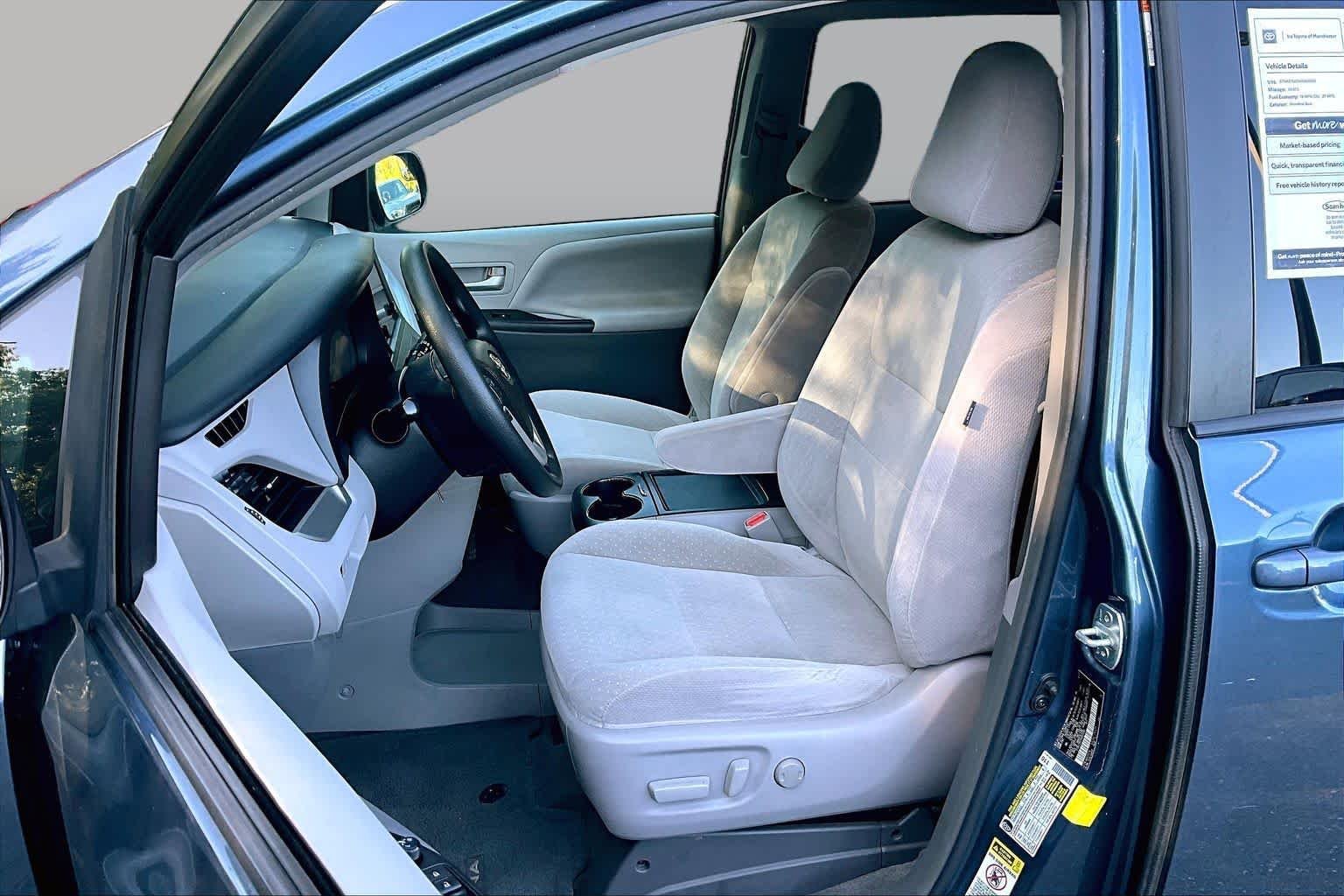 Used 2017 Shoreline Blue Pearl Toyota LE image 9