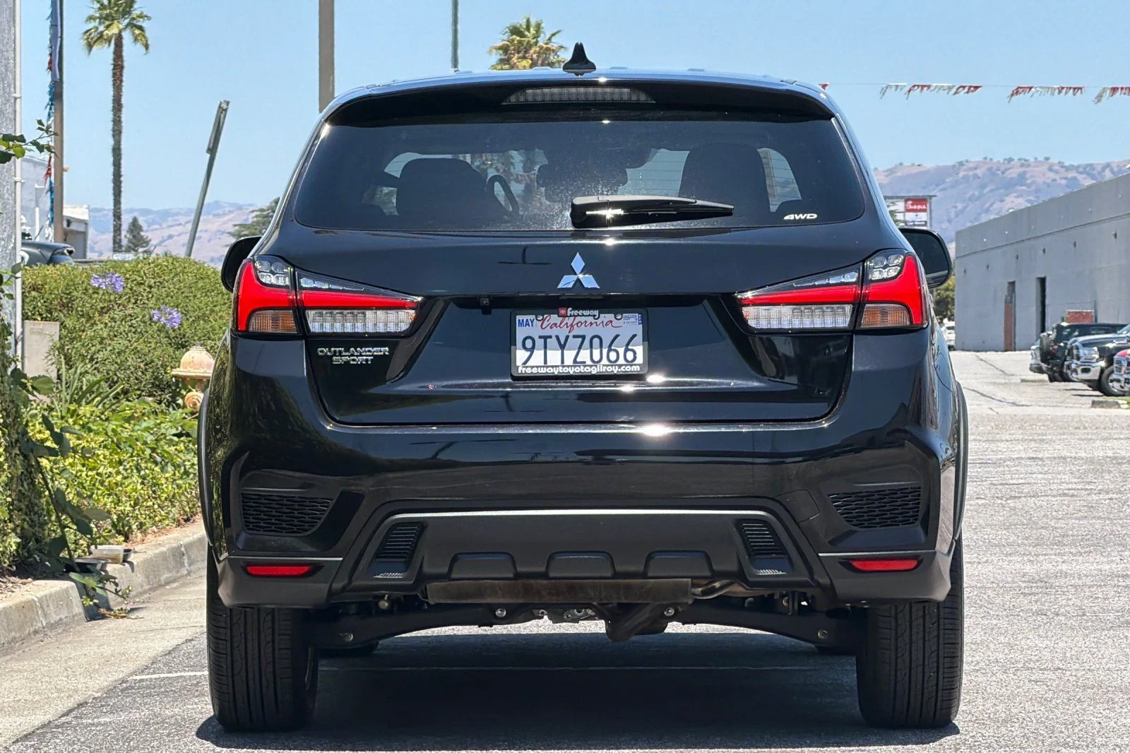 Used 2025 Black Mitsubishi 2.0 ES image 6
