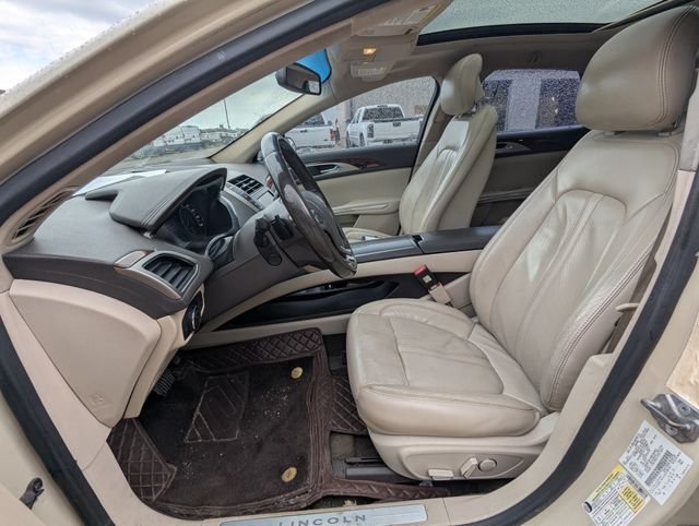 Used 2016  Lincoln Reserve image 9