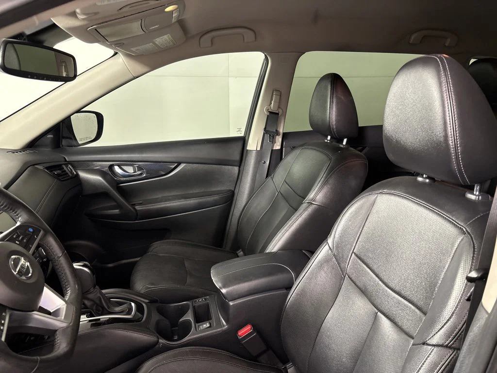 Used 2019 Black Nissan SL image 29