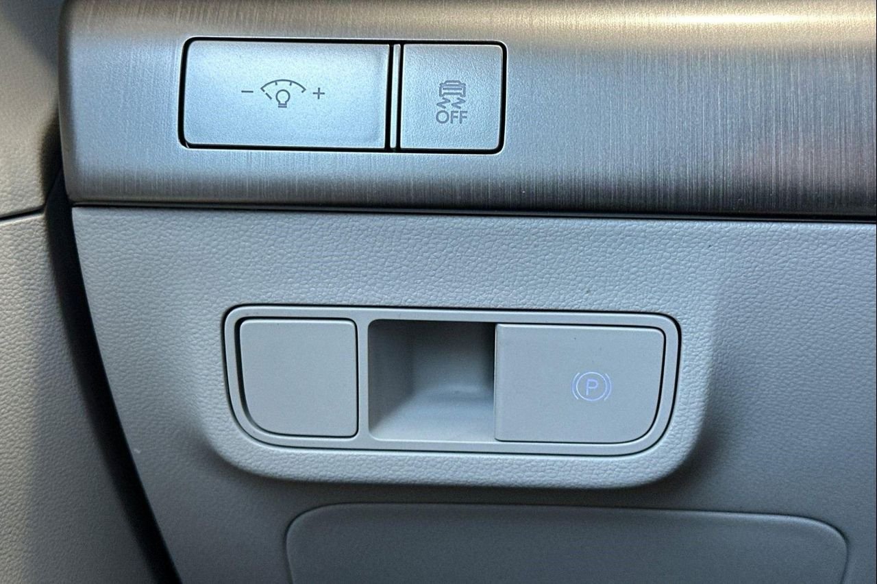 2025 Hyundai Kona EV SEL - Photo 31