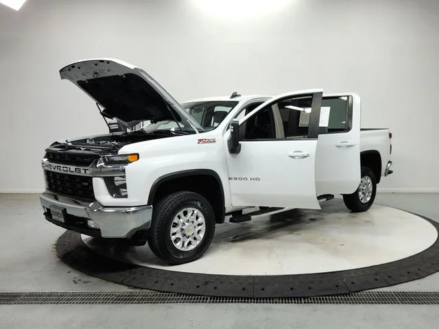 Used 2023 White Chevrolet LT image 12