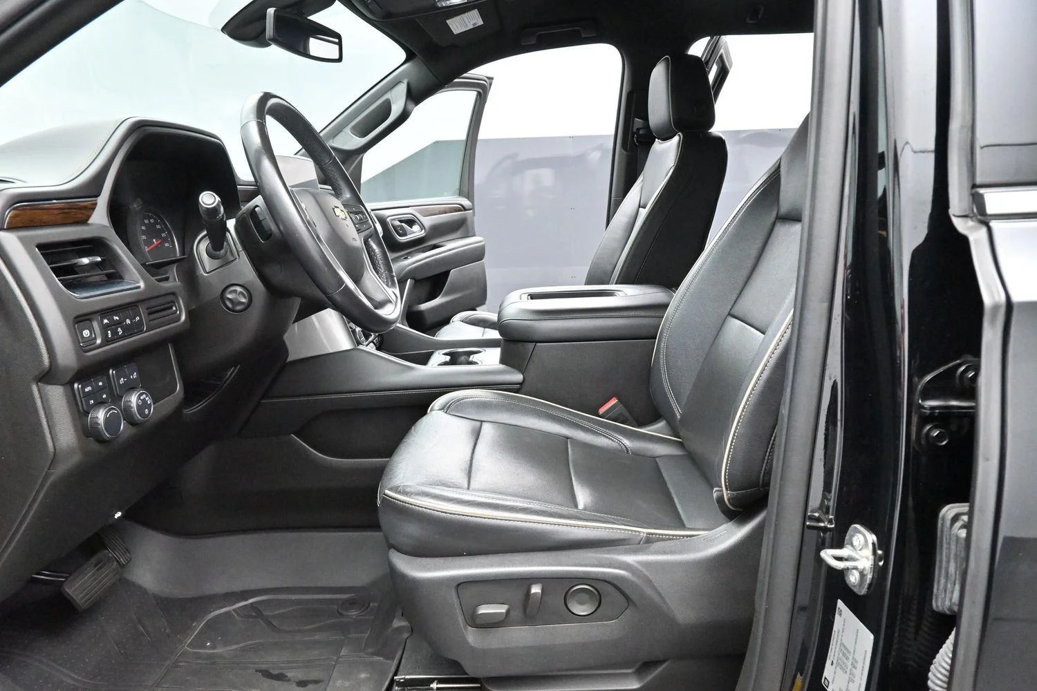 Used 2021 BLACK Chevrolet Premier image 15