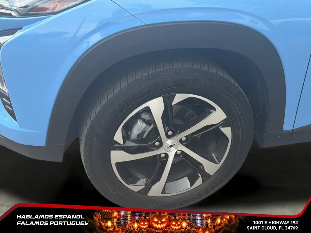 Used 2024 Fountain Blue Chevrolet 1RS image 10