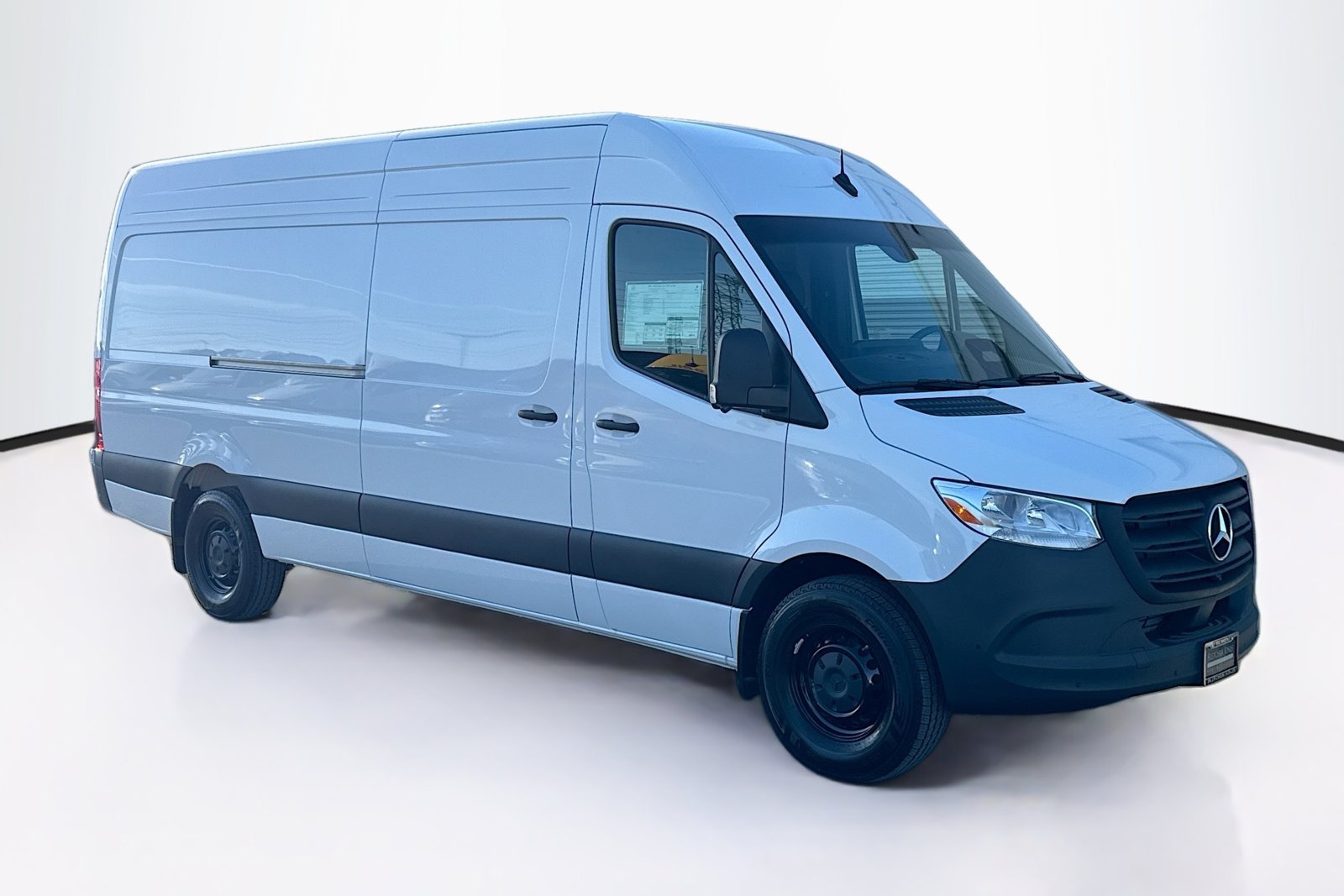 New 2026 Arctic+White Mercedes-Benz  image 3