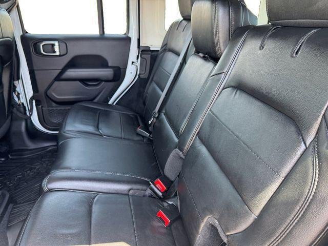 Used 2022 White Jeep Unlimited Sahara image 11