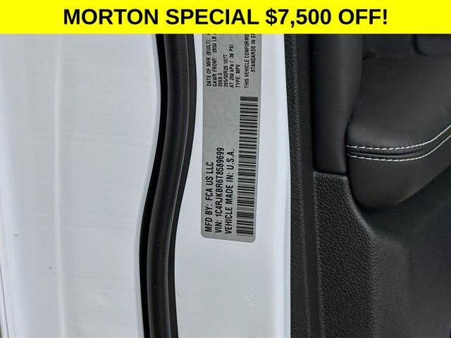 New 2026 Bright White Clear-Coat Exterior Paint Jeep Limited Reserve image 34