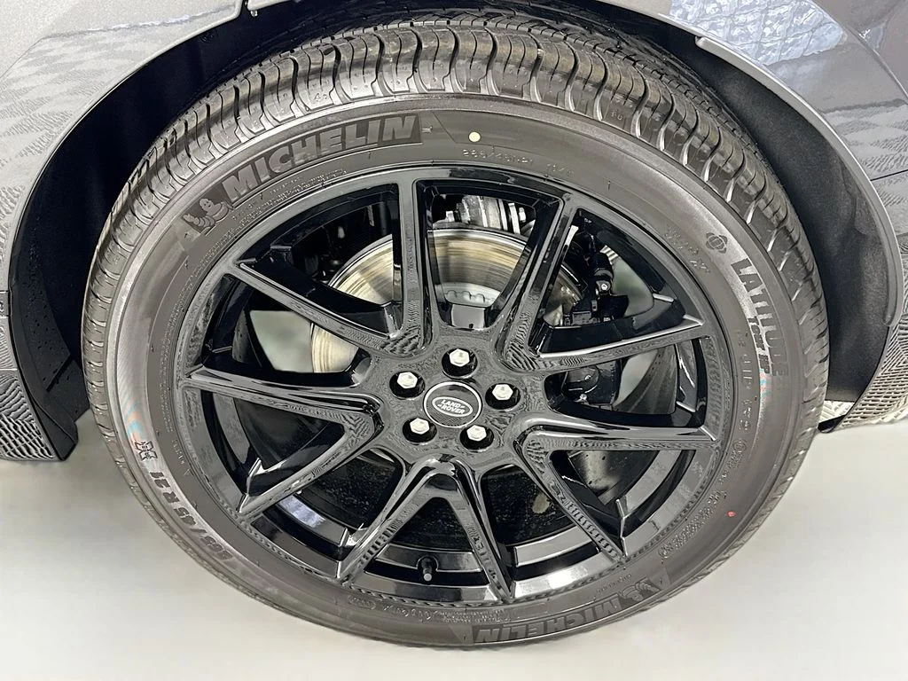 New 2026  Land Rover Dynamic SE image 31