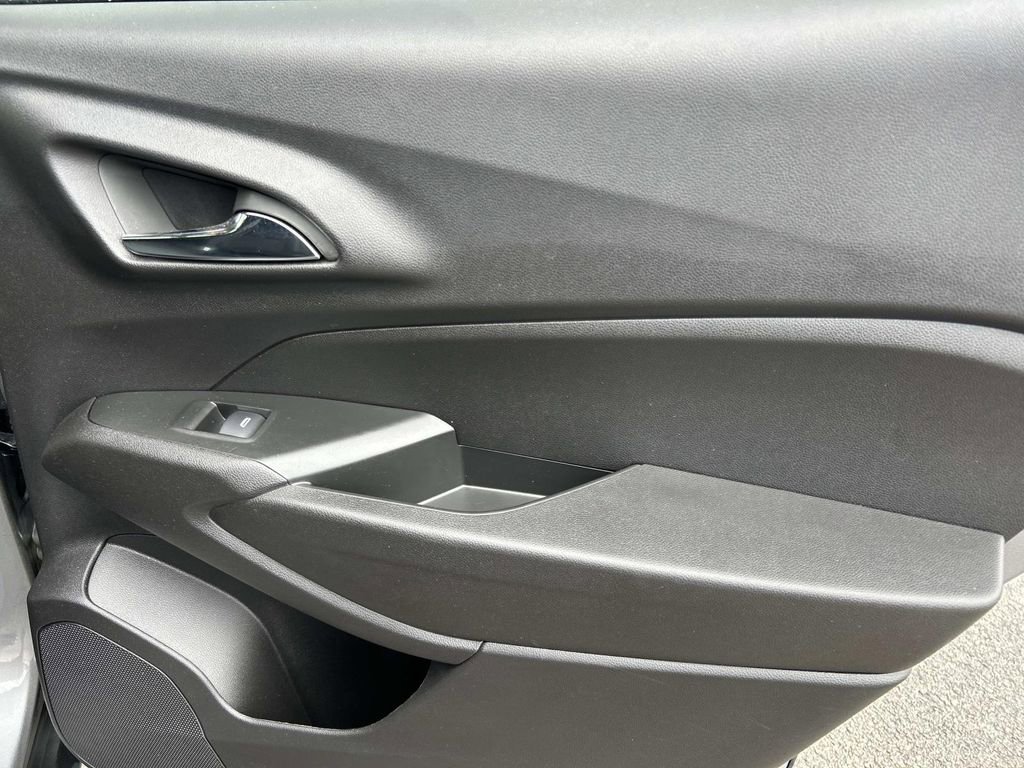Used 2025 Sterling Gray Metallic Chevrolet LT image 21