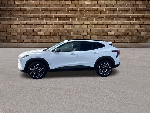 2024 Chevrolet Trax photo 2