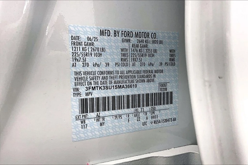 Used 2025 White Metallic Ford Premium image 35