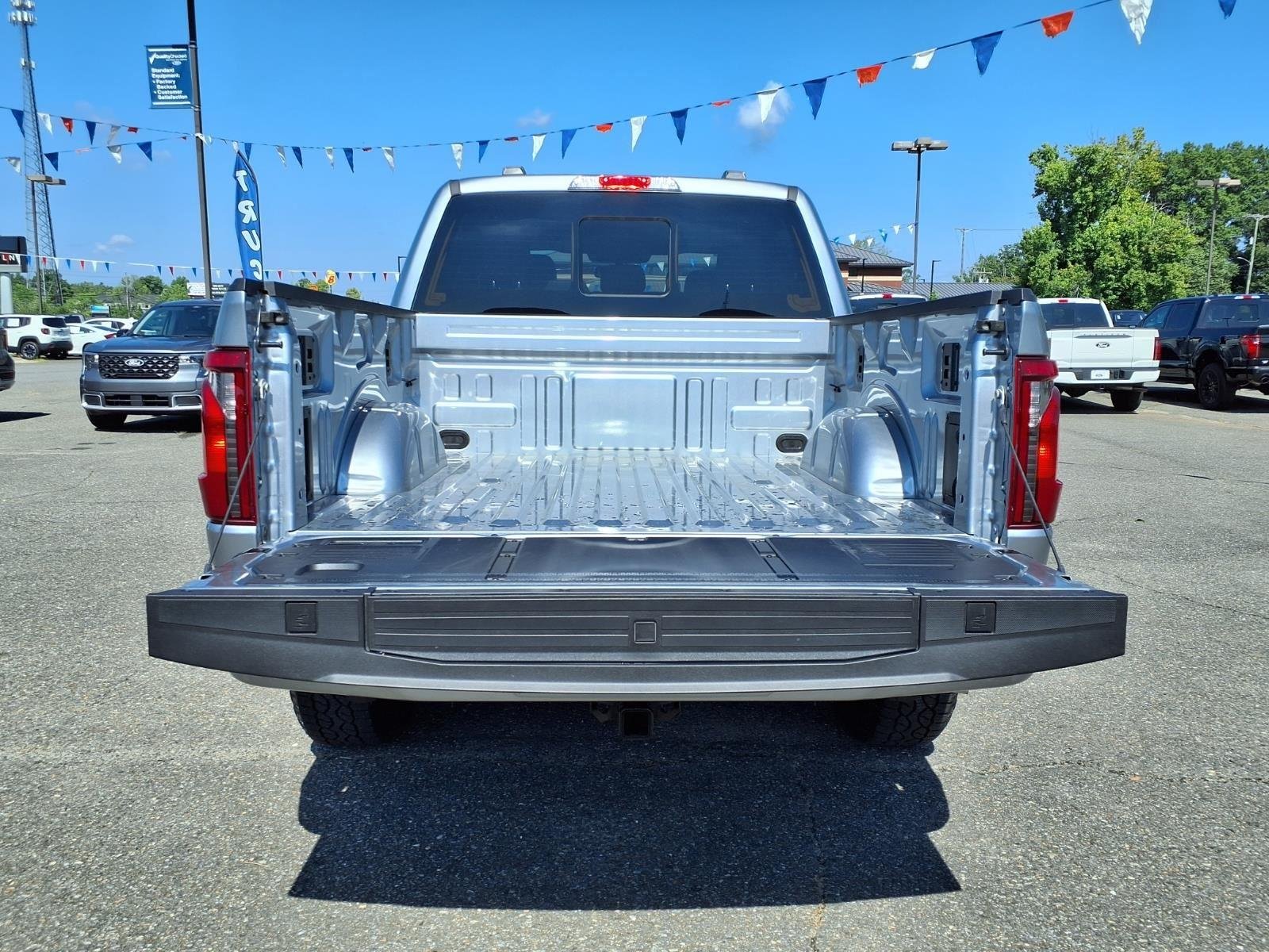 New 2026 Iconic Silver Metallic Ford XLT image 31