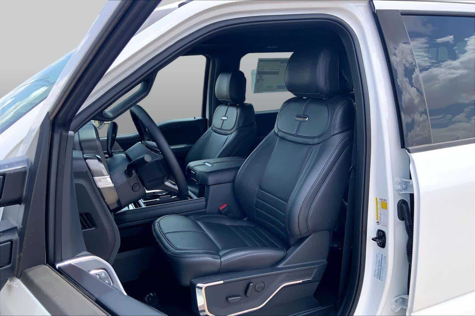 New 2026 Star White Metallic Tri-Coat Ford F-350® Platinum® image 9