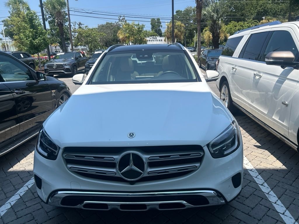 Used 2022 White Mercedes-Benz GLC 300 image 3