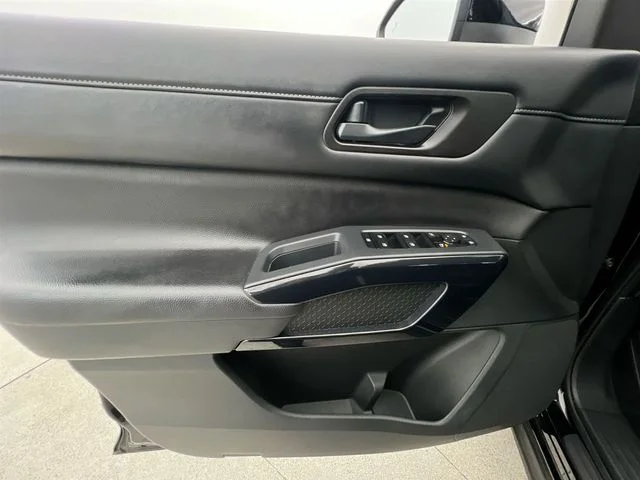 2025 Nissan Pathfinder SV - Photo 21