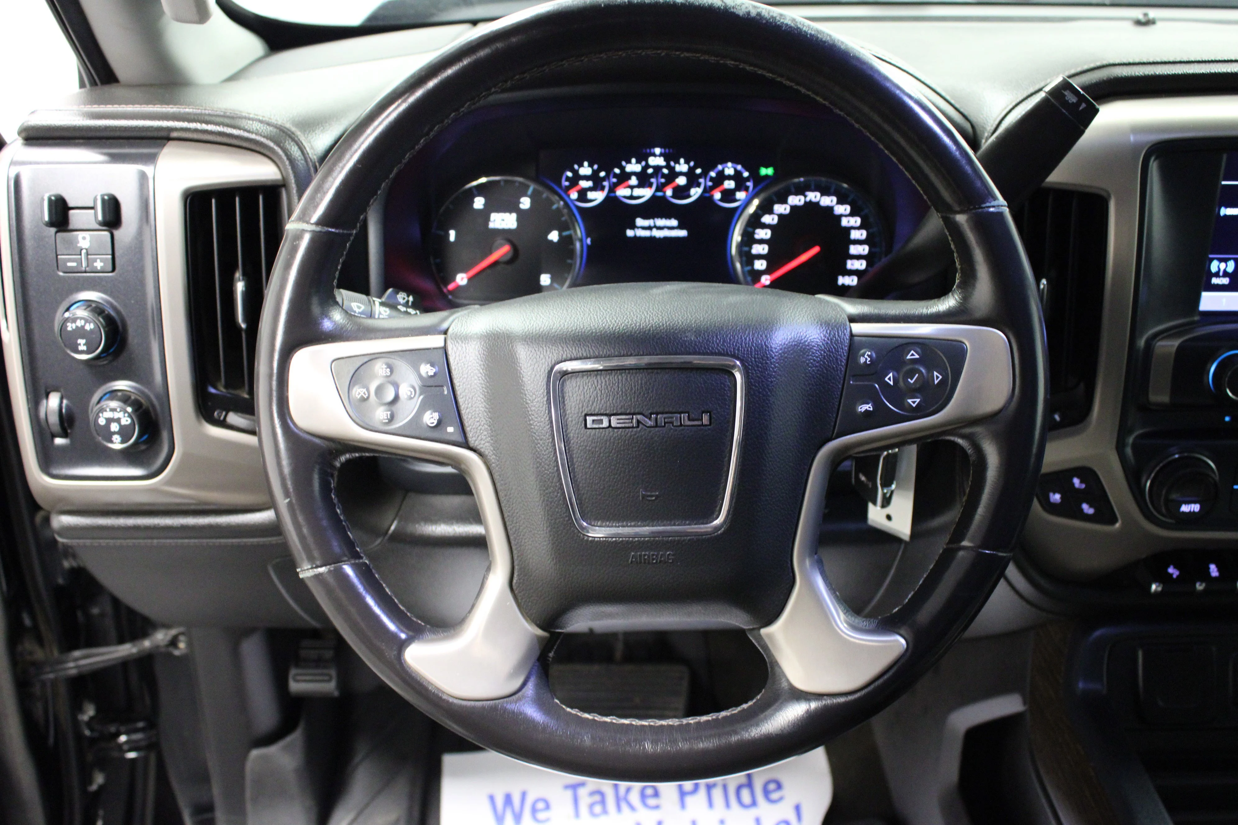 Used 2017 ONYX BLACK GMC Denali image 17