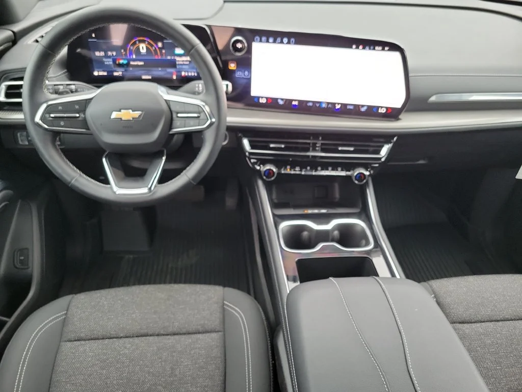 New 2026 Summit White Chevrolet LT image 20