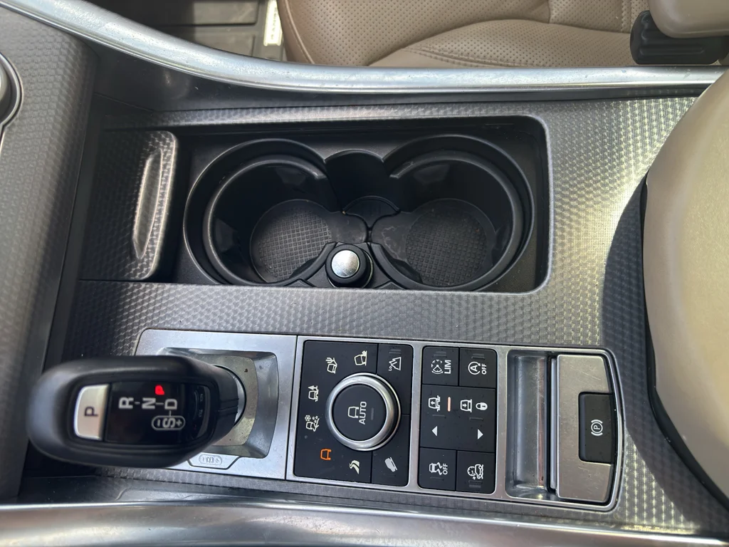 Used 2017 Silicon Silver Metallic Land Rover Autobiography image 19