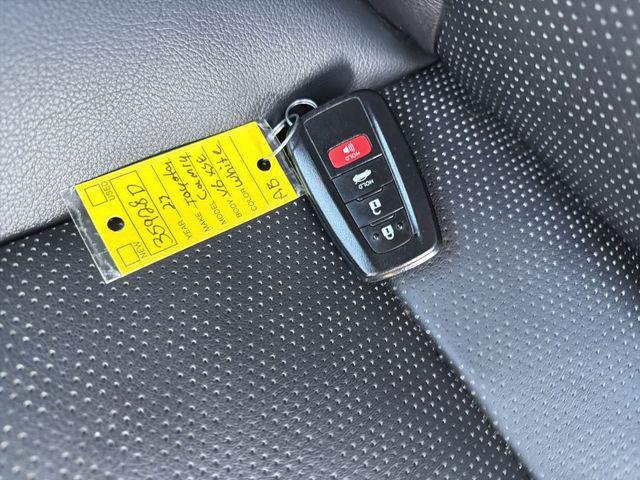 Certified Used 2023 MID BLK/WIND CHILL Toyota  image 35