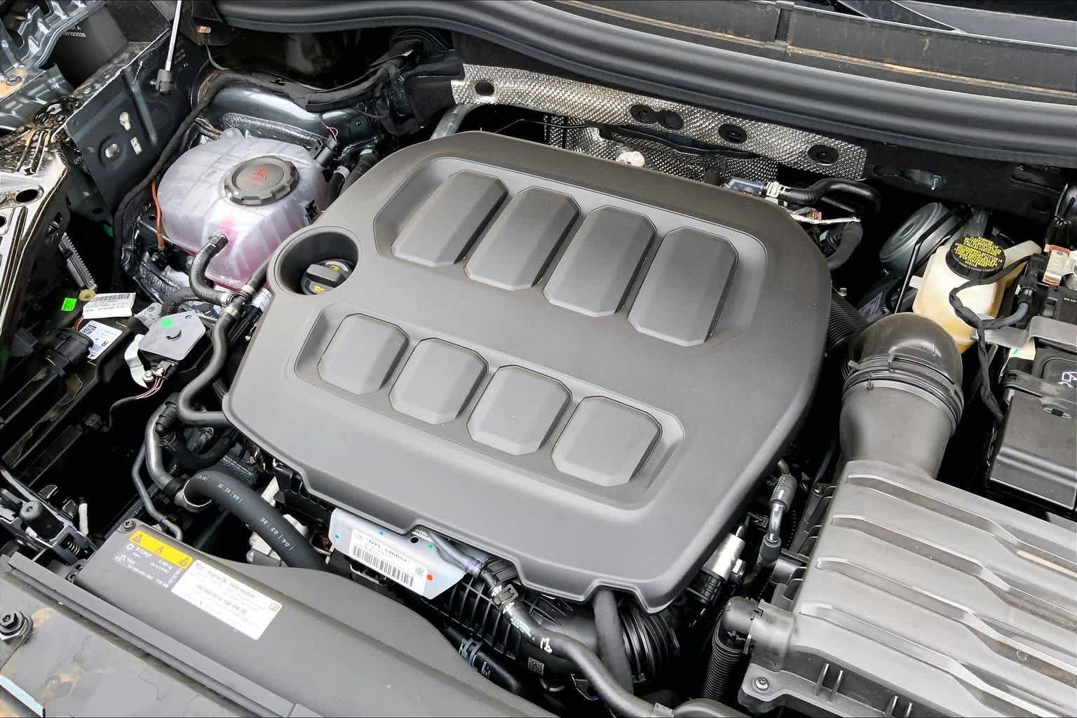 New 2026 Platinum Gray Metallic Volkswagen S image 17