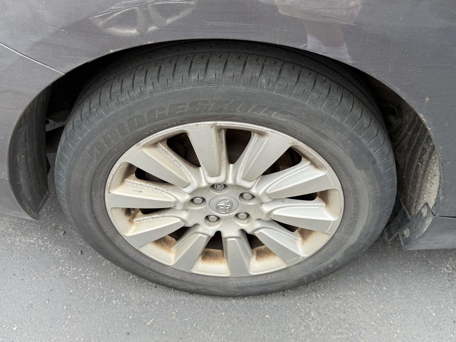 Used 2013  Toyota Limited 7-Passenger image 6