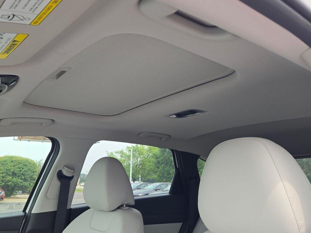 New 2025 Serenity White Pearl Hyundai SEL Convenience AWD image 24