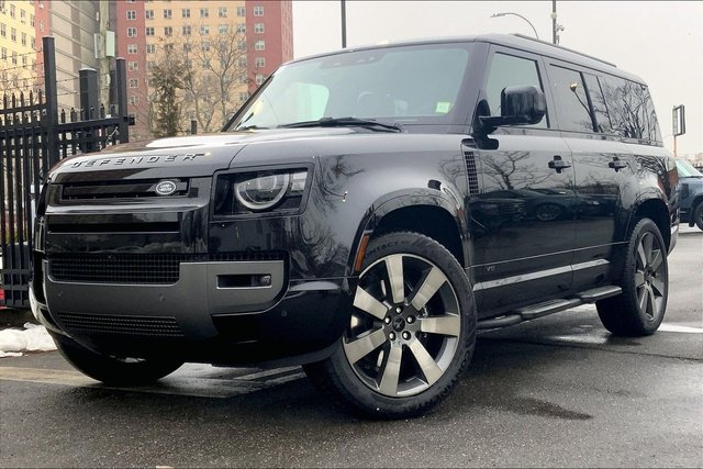 2026 Land Rover Defender 130 V8