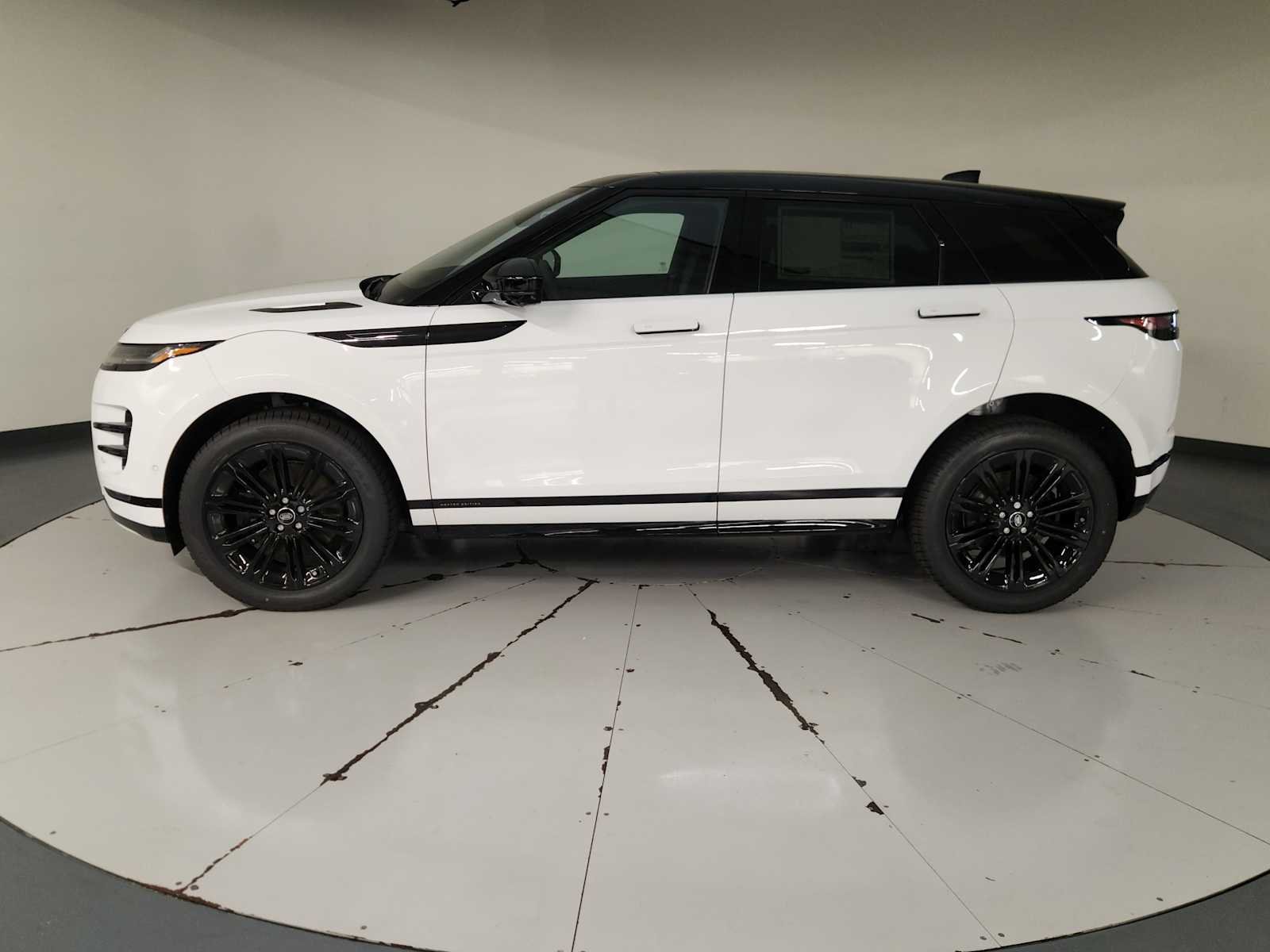 New 2026 Fuji White Land Rover Hoxton Edition image 5