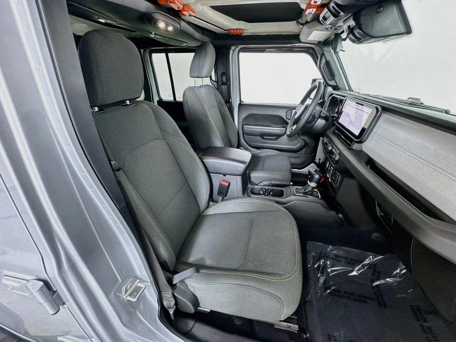 Used 2024 Silver Zynith Clearcoat Jeep Sport S image 25