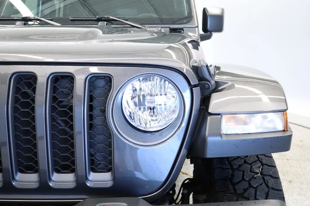 Used 2023 Gray Jeep Rubicon image 10
