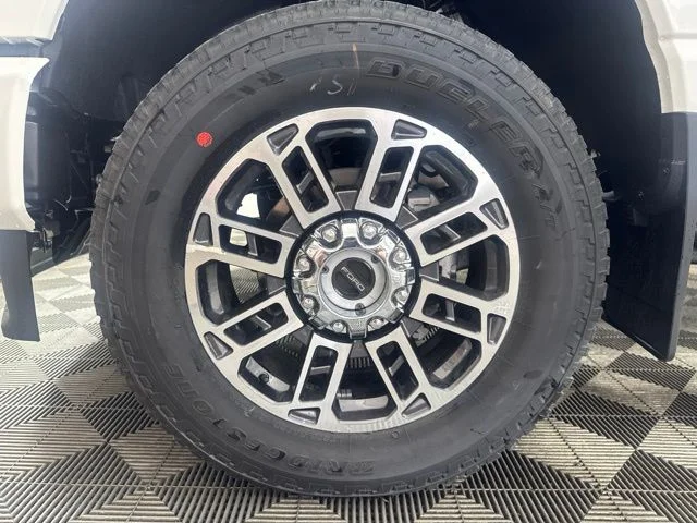 New 2026 Star White Metallic Tri-Coat Ford Platinum image 10