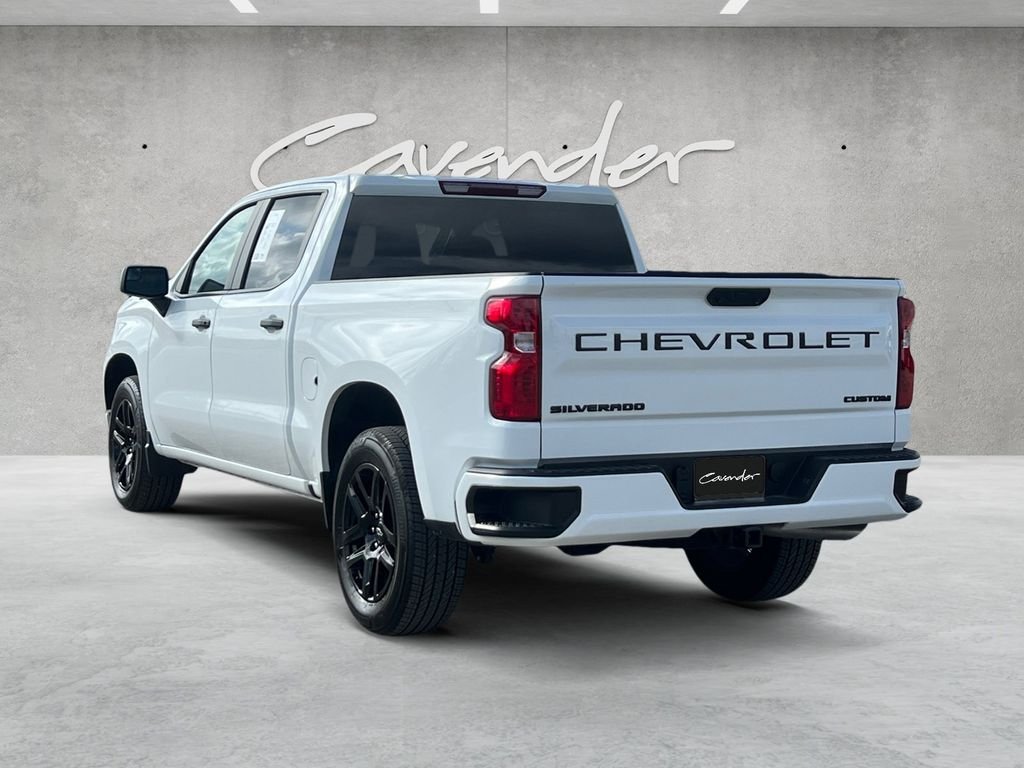 Used 2025 White Chevrolet Custom image 14