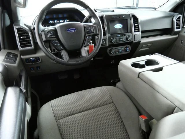 Used 2019 Blue Ford XLT image 4