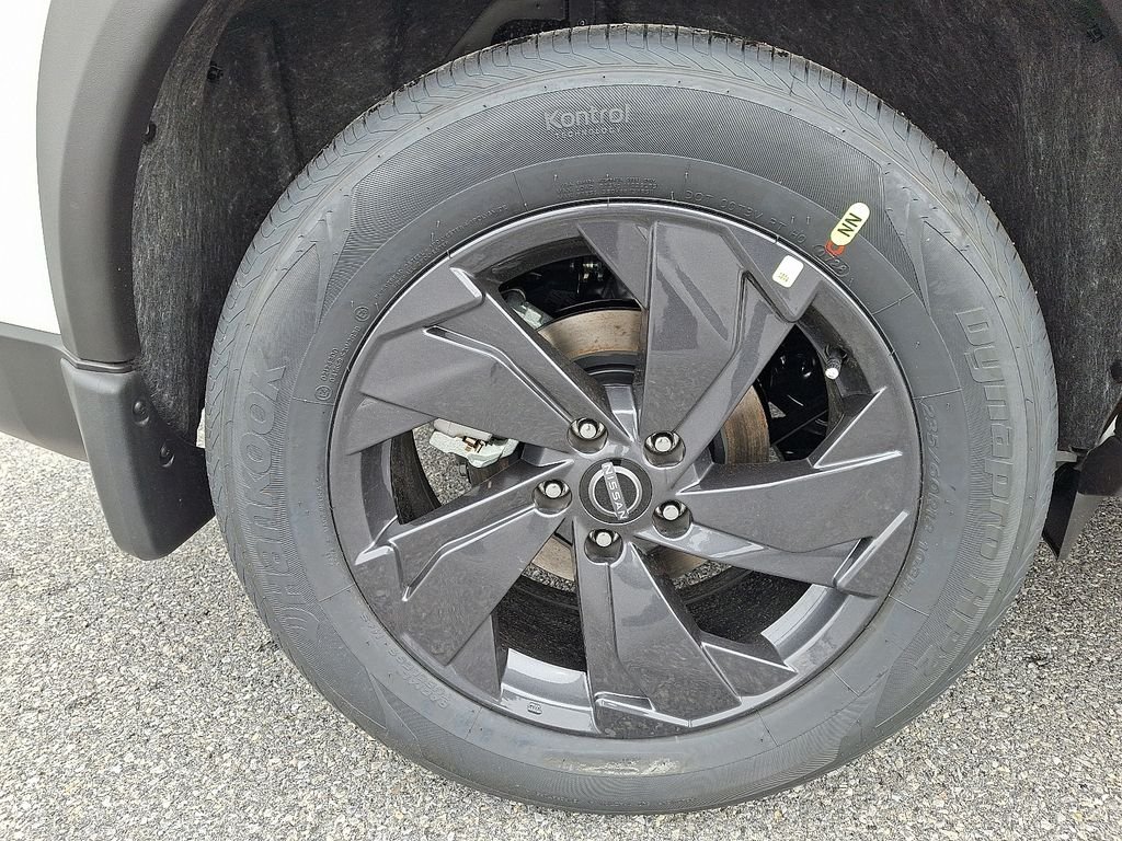 New 2026 Everest White Pearl TriCoat Nissan SV image 5