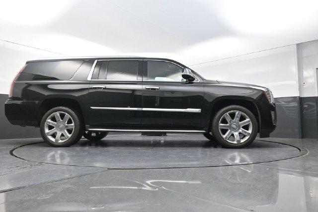 Used 2020 Black Cadillac Premium image 39