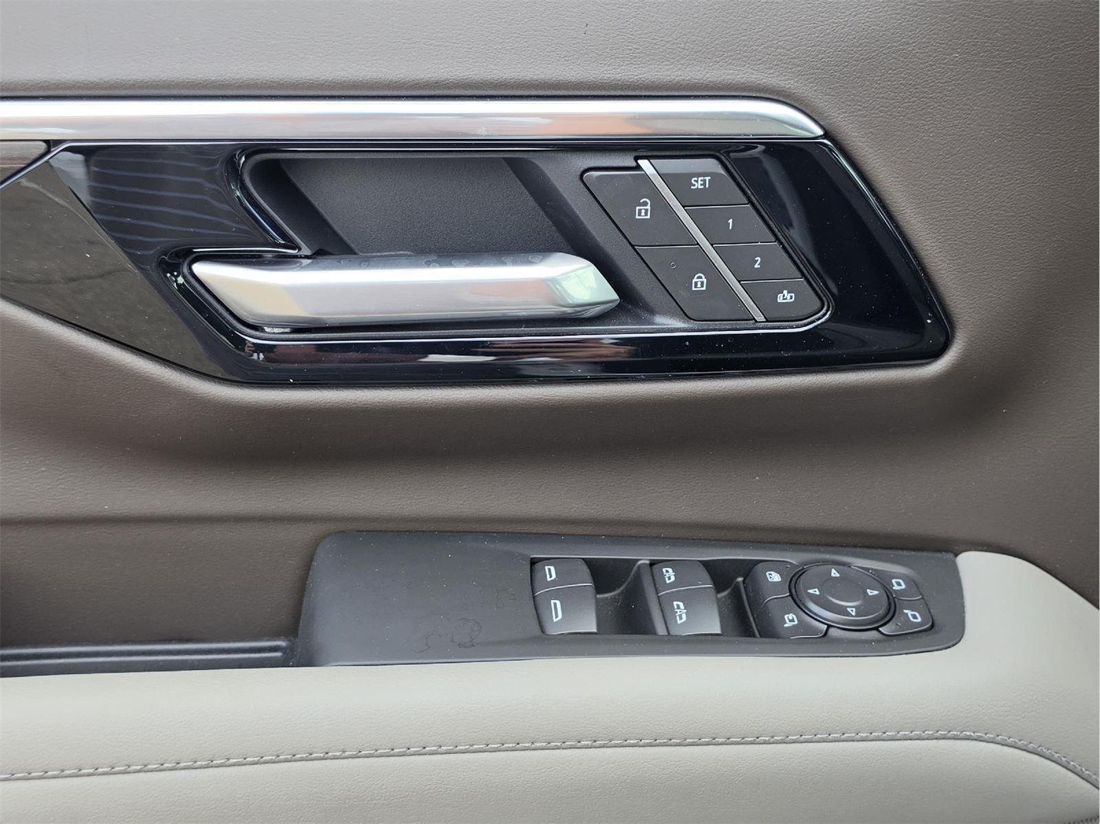 New 2026 Summit White Chevrolet LT image 18