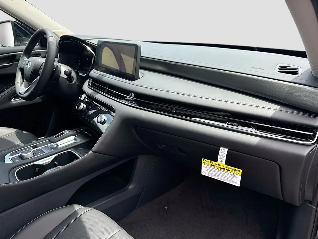 New 2027 MINERAL BLACK INFINITI Luxe FWD image 32