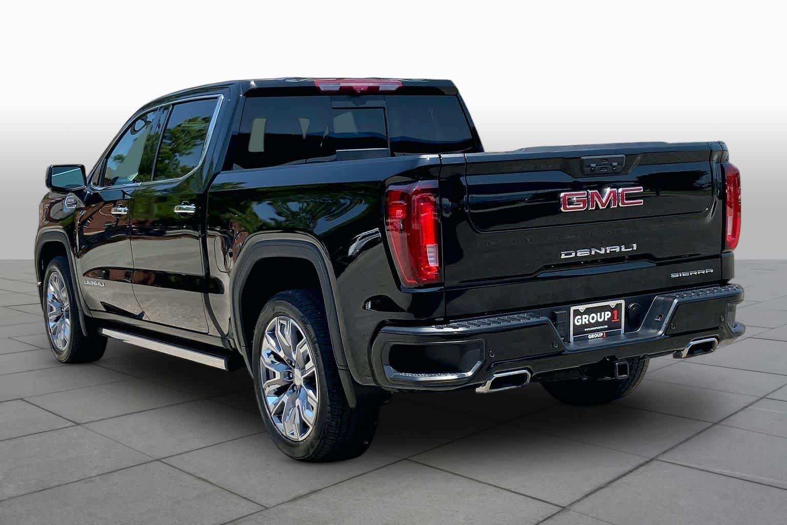 Used 2024 Onyx Black GMC Denali image 12