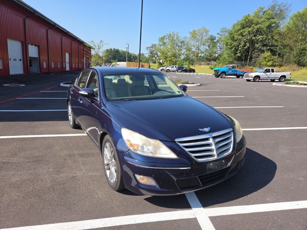 Used 2011 Blue Hyundai 4.6 image 1