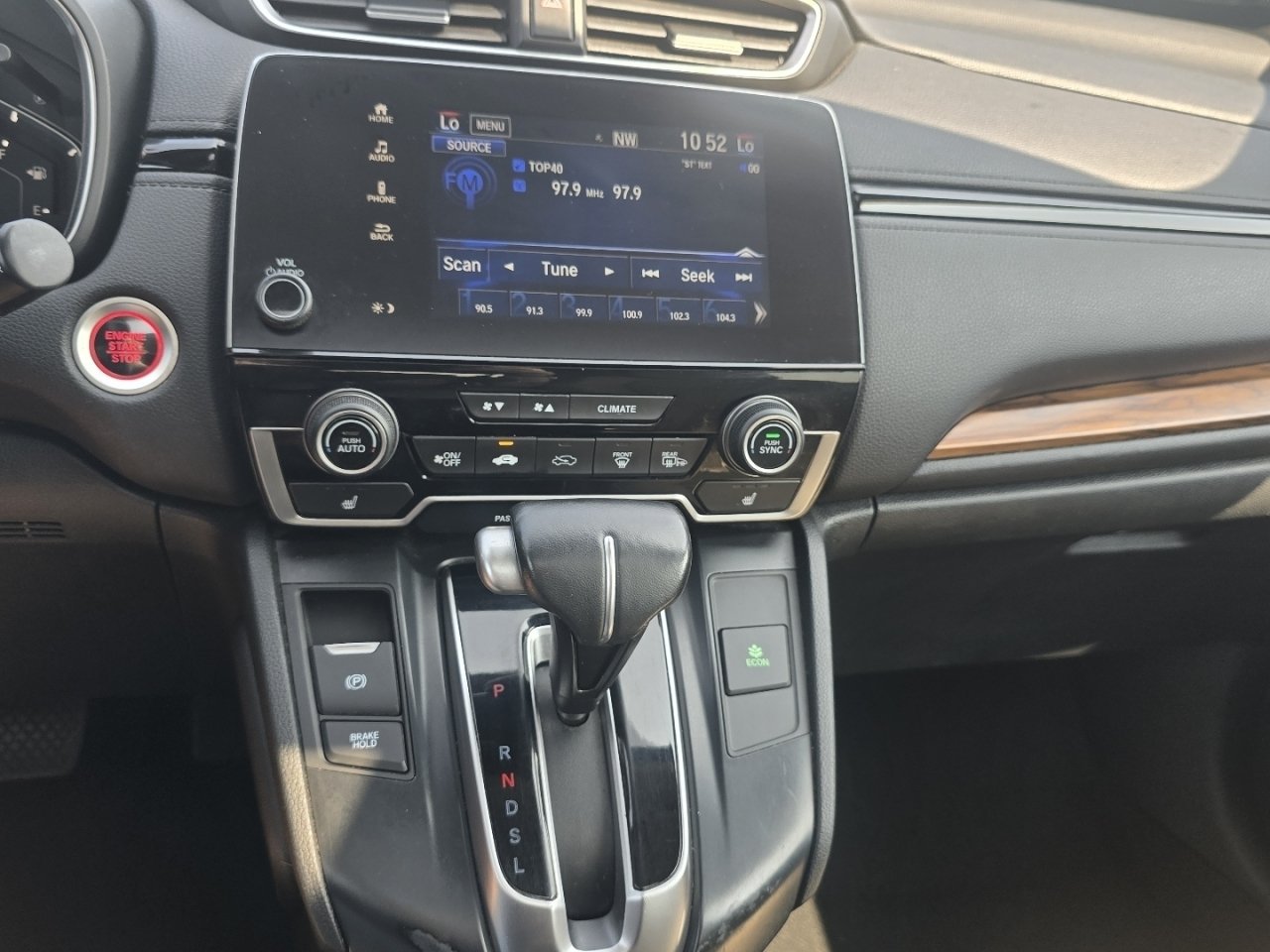 Used 2017 White Honda EX-L image 28