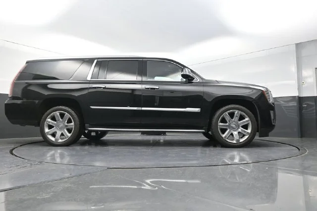 Used 2020 Black Cadillac Premium image 39