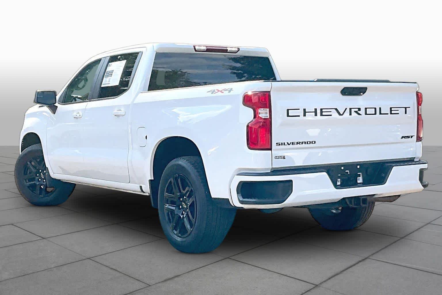Used 2024 Summit White Chevrolet RST image 12